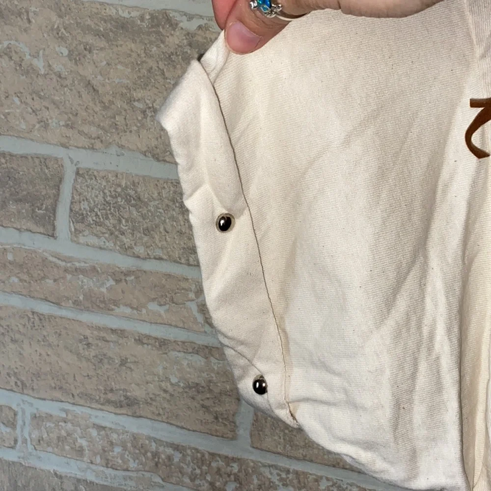 ✅Gepetto V Neck Vintage Tee - Picture 4 of 8